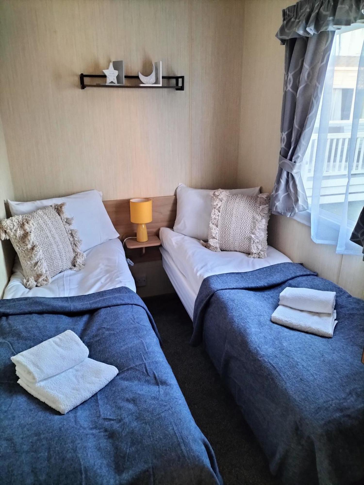 3 Bedroom Caravan, Edi Rita, Robin Hood, Pet Friendly Meliden Екстер'єр фото